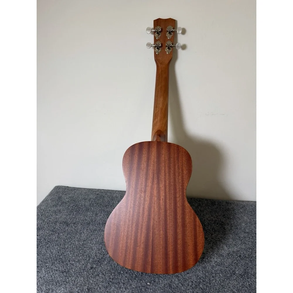 Protégé U100CM Concert Ukulele Mahogany Body/Top Natural Finish 4-String Bag